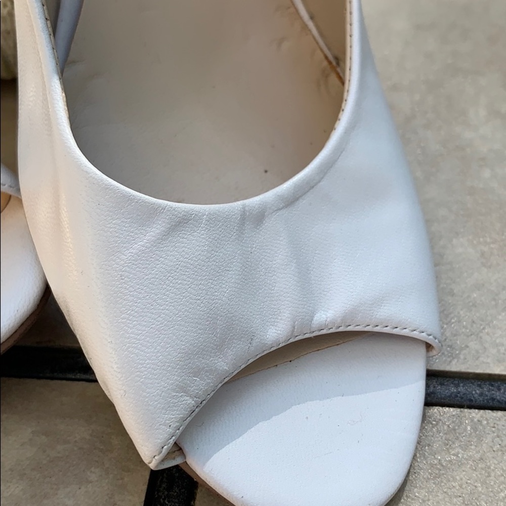 White Pump - Picture 2 of 6